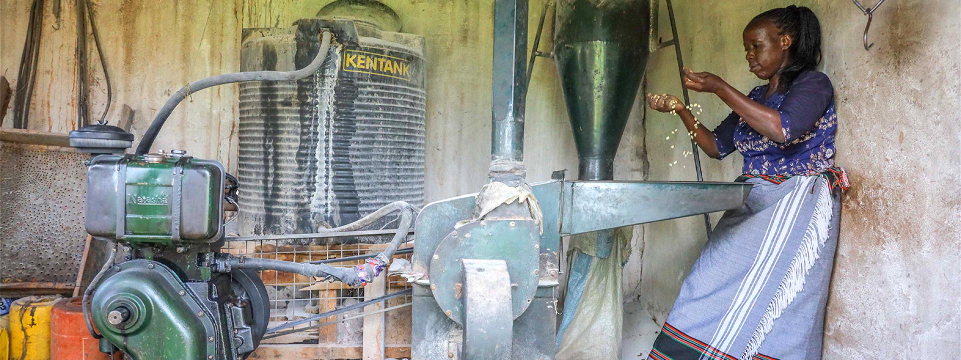 Mary Malelu in ihrer Ugali-Mühle